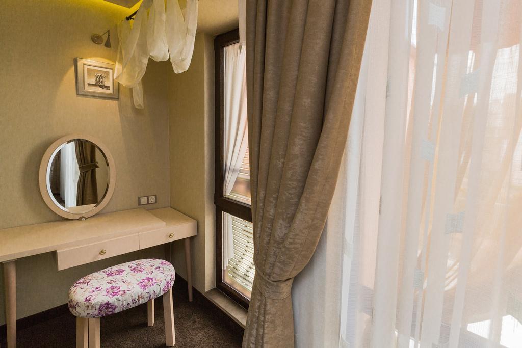 פלובדיב 8 1/2 Art Guest House חדר תמונה
