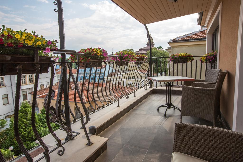פלובדיב 8 1/2 Art Guest House חדר תמונה