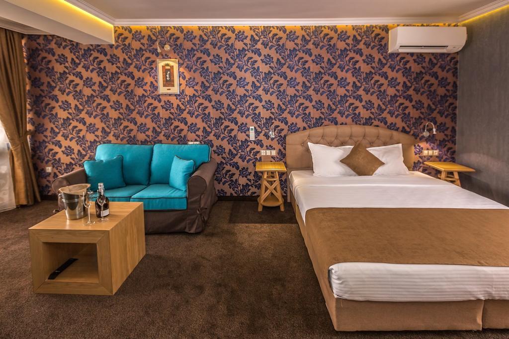 פלובדיב 8 1/2 Art Guest House מראה חיצוני תמונה