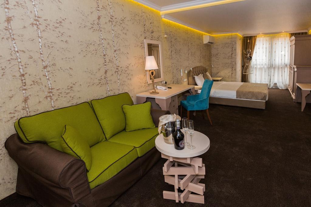 פלובדיב 8 1/2 Art Guest House חדר תמונה