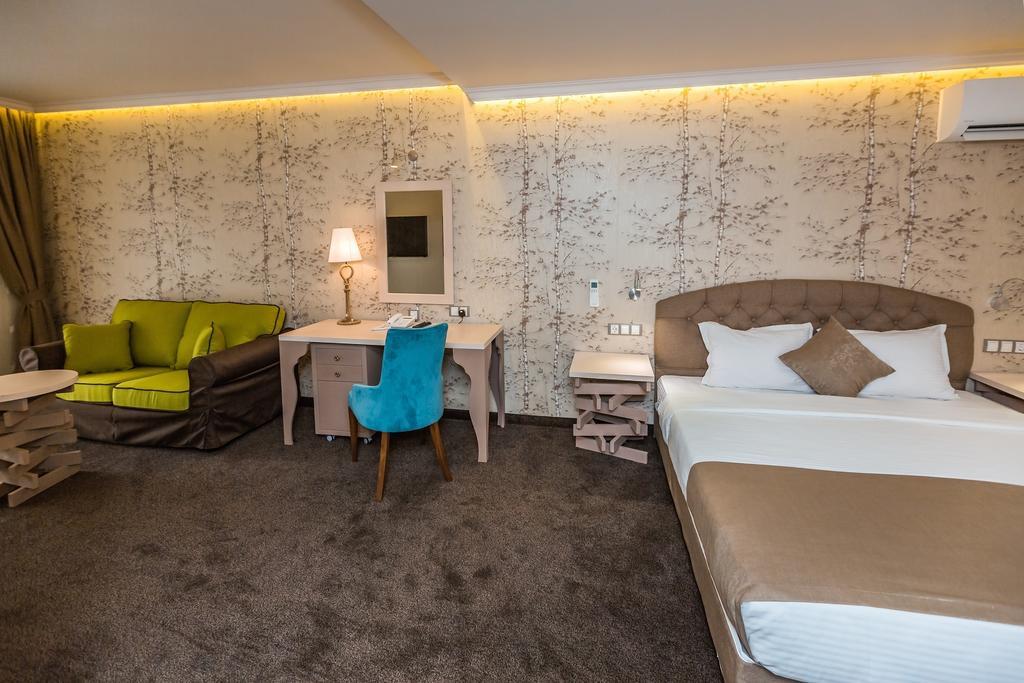 פלובדיב 8 1/2 Art Guest House חדר תמונה