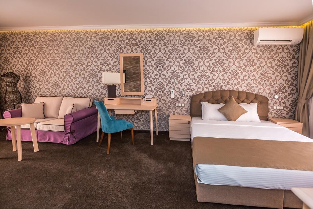 פלובדיב 8 1/2 Art Guest House חדר תמונה