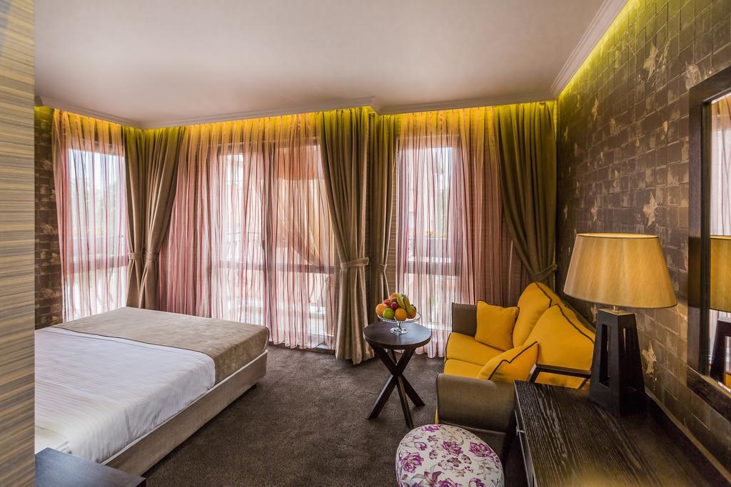 פלובדיב 8 1/2 Art Guest House חדר תמונה