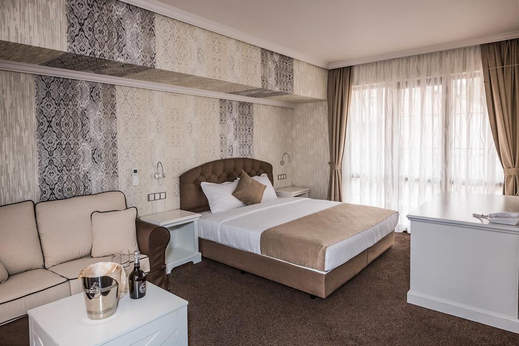 פלובדיב 8 1/2 Art Guest House חדר תמונה