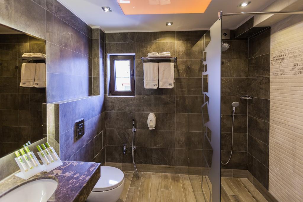 פלובדיב 8 1/2 Art Guest House חדר תמונה